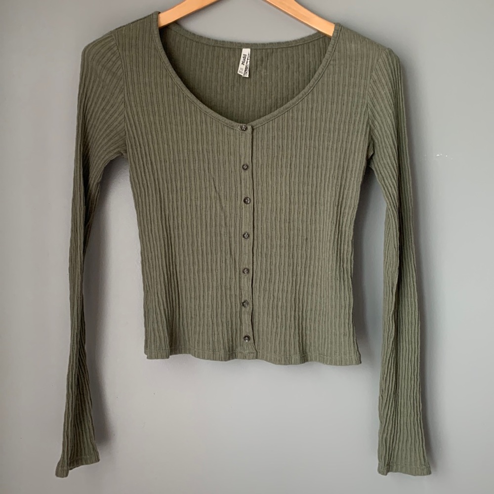 70% off Olive Cropped Long Sleeve